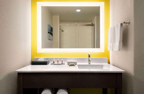 Clovis Hotel | La Quinta by Wyndham Clovis CA