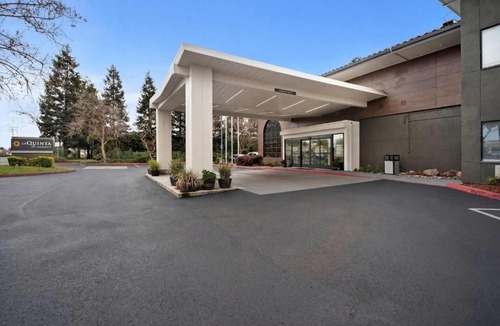 Hayward Hotel | La Quinta by Wyndham Oakland - Hayward