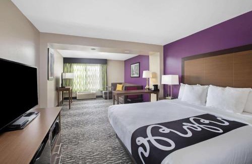 Visalia Hotel | La Quinta by Wyndham Visalia/Sequoia Gateway
