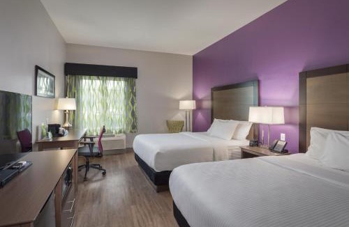 Visalia Hotel | La Quinta by Wyndham Visalia/Sequoia Gateway