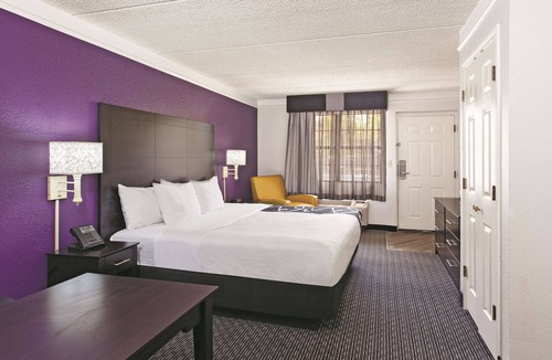 Downtown Hotel | La Quinta Inn by Wyndham Fresno Yosemite