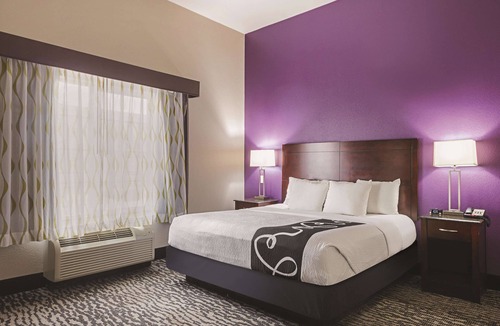 Fresno Hotel | La Quinta Inn & Suites by Wyndham Fresno Northwest