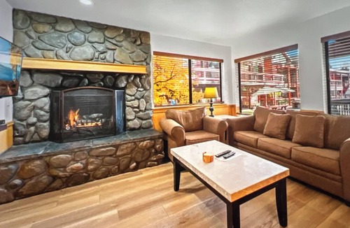Lake Tahoe Resort | Labor Day week at lakefront Edgelake Beach Club