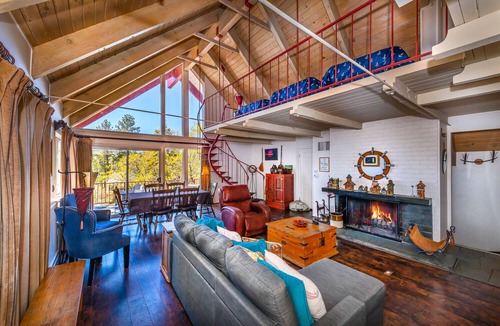 Cedar Glen Cabin | Lake Arrowhead Lakefront Cabin. Sunset views, swim, beach concerts & outlets!