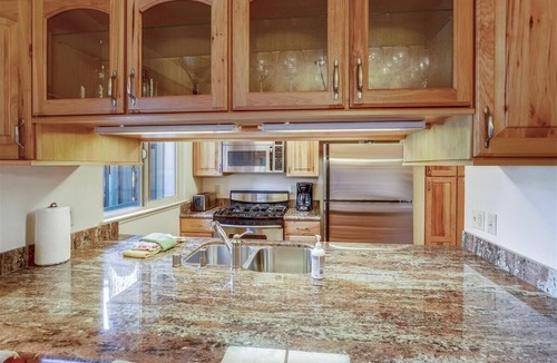 Lake Forest House | Lake Forest Glen Gem: Updated 3BR End-Unit near Tahoe City
