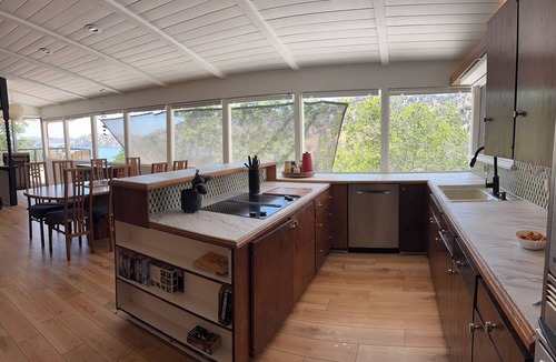 Friant House | Lake Haus 59 : Family-friendly 2bed/2ba, Full Kitchen + Lake View Deck