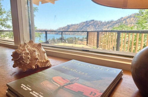 Friant House | Lake Haus 59 : Family-friendly 2bed/2ba, Full Kitchen + Lake View Deck