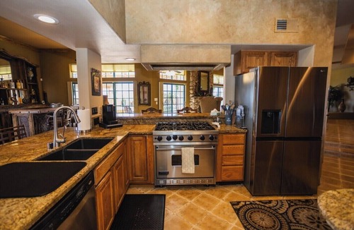 Havasu Foothill Estates House | Lake Havasu Dream Home Retreat with Stunning Pool Oasis SECURE BOAT/TOY PARKING