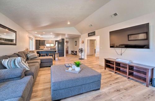 Lake Havasu City House | Lake Havasu Oasis with Pool about 1 Mi to Lake!