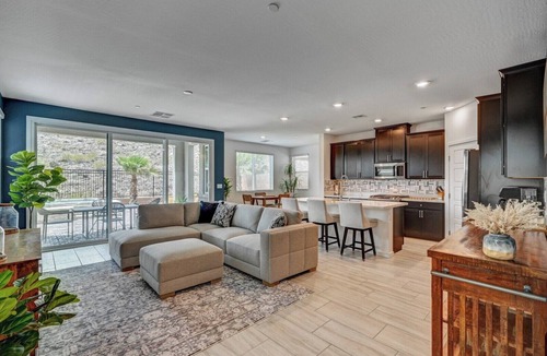 Lake Las Vegas House | Lake Las Vegas - 3bd + 3bath + Loft, Private Jacuzzi, Views and CLUB ACCESS!