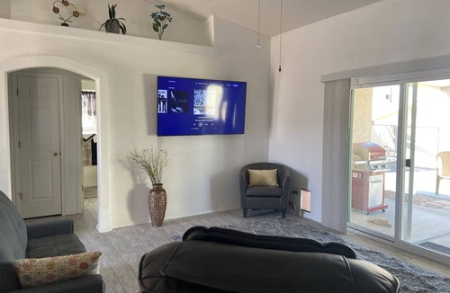 Lake Havasu City House | Lake life getaway w/massage chair, pet friendly, & amazing sunset view