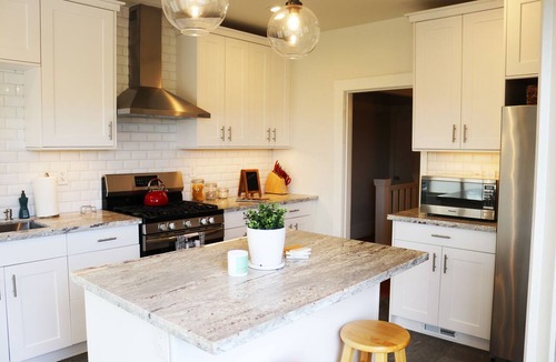 Grand Lake House | Lake Merritt Charming Home with Natural Light (3BD/3Bath) w/Free Parking