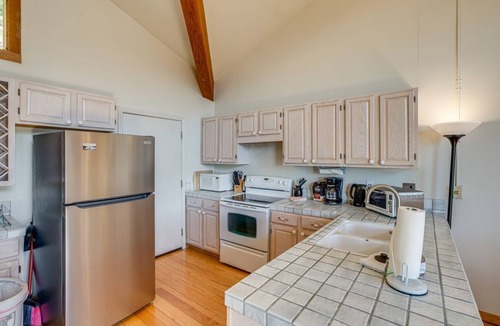 Incline Village House | Lake & Mountain Views Condo - 5 min. drive to lake, ski and golf