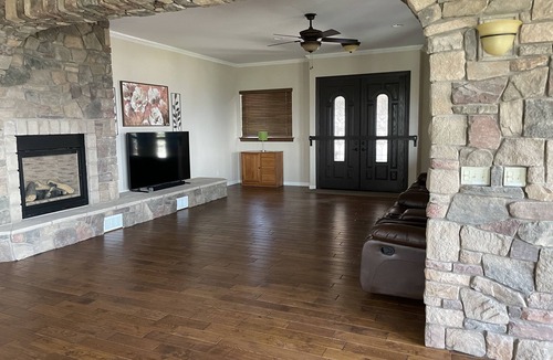 O'Brien House | Lake + Mountain view retreat