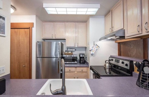 Tahoe Woods Condo | Lake+Pow Studio: Min to Lake/Pool/HotTub/Sauna