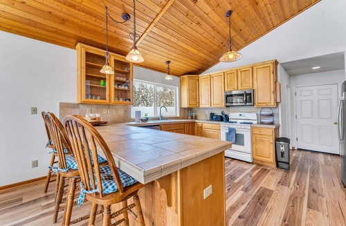 Tahoe National Forest Cabin | Lake & Riverfront 21-Acre Lodge