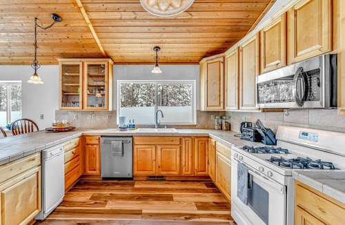 Tahoe National Forest Cabin | Lake & Riverfront 21-Acre Lodge