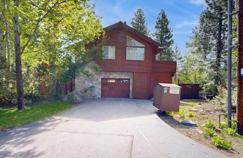 Comstock Acres House | Lake Tahoe Cabin with Hot Tub Private Studio & Yard - Near Resorts