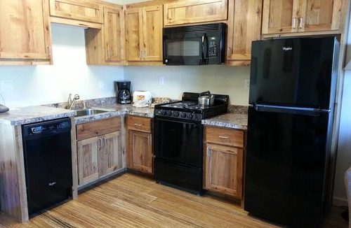 Tahoe Vista Cottage | Lake Tahoe Cottage on the Beach Available Only 7/20/24-7/27/24