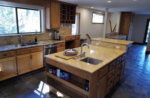 Zephyr Cove House | Lake Tahoe Forest Getaway - Peaceful Setting, Near Lake & Town, Sleeps 10 people