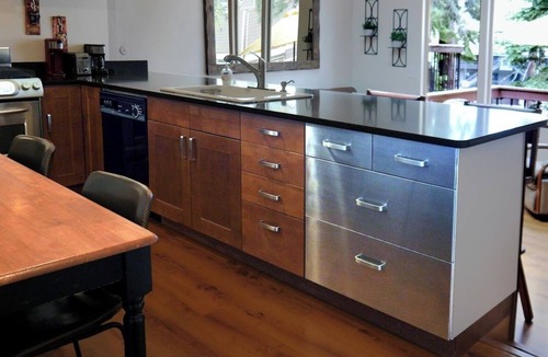 Dollar Point Condo | Lake Tahoe Getaway - HOT TUB, Pool, Near Beaches, Eateries, Hike, Bike & Rafting