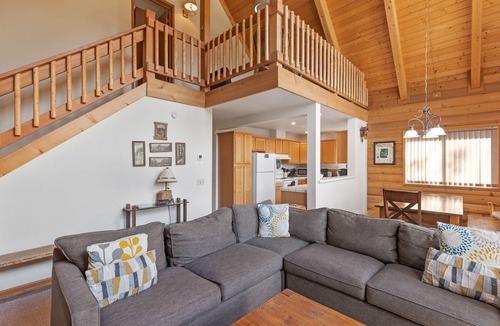 June Lake House | Lake View Mountain Cabin