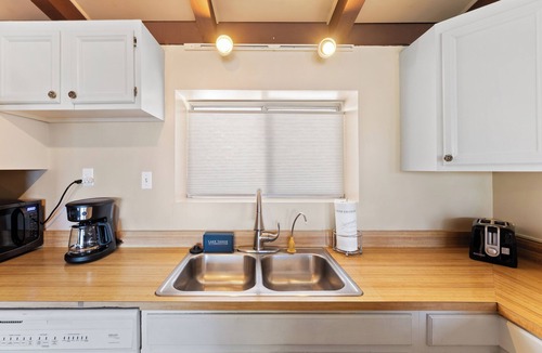 Zephyr Cove House | Lake Views | Hot Tub | BBQ | Pet Friendly