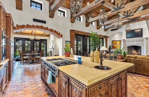 Indio House | Lakefront 6BR Estate | Private Beach, Pool & Dock