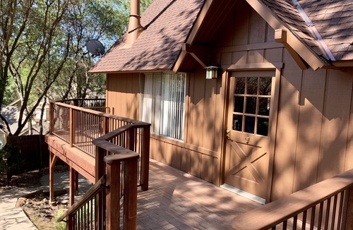 Groveland House | Lakefront Cabin Near Yosemite