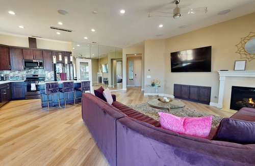 Terra Lago House | Lakefront Oasis with Epic Infinity Pool Festival Ready 15 Min from Coachella