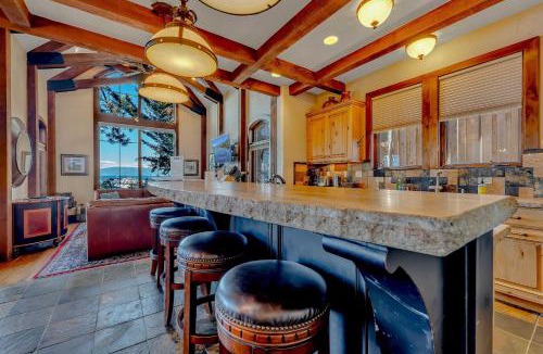 Homewood House | Lakefront Retreat Across from Homewood Resort