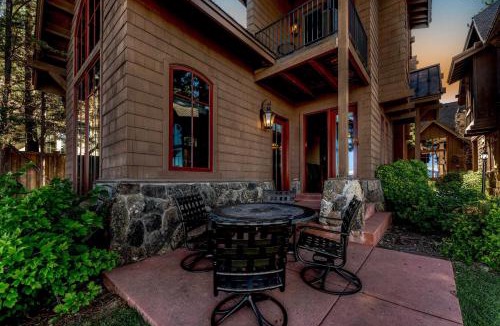 Homewood House | Lakefront Retreat Across from Homewood Resort