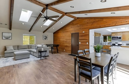 O'Brien House | Lakehead Corporate Retreat Near Shasta Sleeps 8