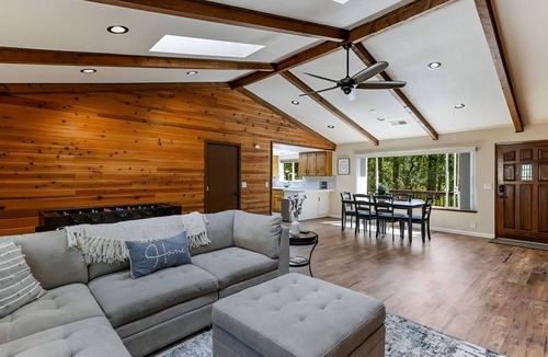 O'Brien House | Lakehead Corporate Retreat Near Shasta Sleeps 8