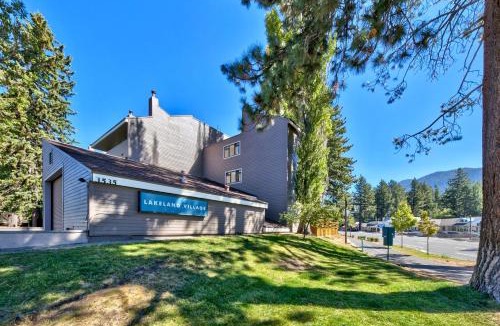 South Lake Tahoe House | Lakeland Village #433 Resort fun walk to Beach Hot Tub Pools