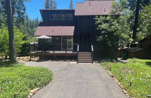 Twain Harte House | Lakeshore Luxury: A Family Retreat for Every Season with LAKE ACCESS!