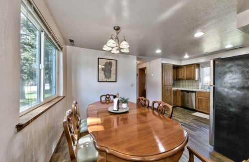 South Lake Tahoe House | Lakeside Beach Retreat 4 bedrooms steps to Lake Tahoe Lakeside Beach