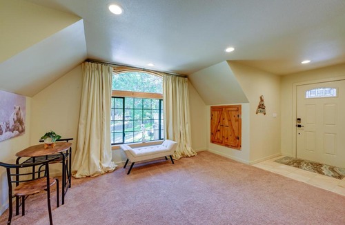 Wishon Apartment | 'Lakeside Bear Lodge' Studio: 9 Mi to Bass Lake!