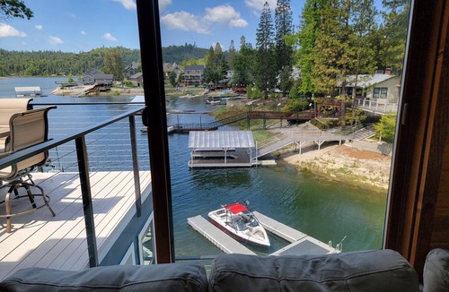 Bass Lake Cabin | Lakeside Cozy Cabin Close to Pines Village & 13 miles to Yosemite South Entrance
