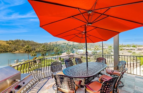 Copperopolis House | Lakeside luxury, shared pool, gym, & hot tub in private community