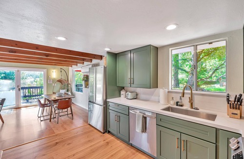 Groveland House | Lakeside Retreat: Newly Renovated Home with lake views and Hot tub