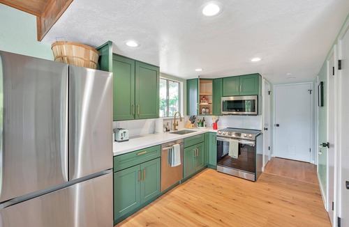 Groveland House | Lakeside Retreat: Newly Renovated Home with lake views and Hot tub