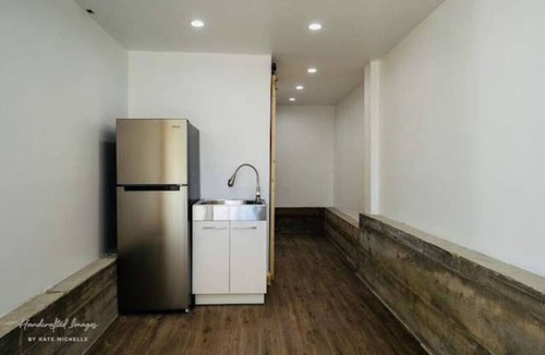 Wishon Apartment | Lakeview Suite for 2 - Hot Tub - Dog Friendly