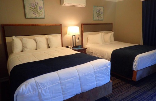 Visalia Hotel | Lamp Liter Inn Visalia, an Ascend Collection Hotel