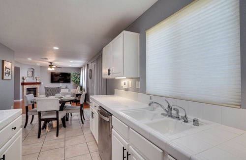 Lancaster House | Lancaster Retreat for Family!