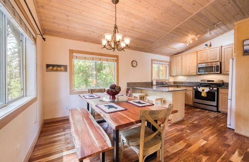Brockway House | Landfall on the North Shore by Tahoe Getaways- Dog Friendly - Fenced Yard & Walk to Lake