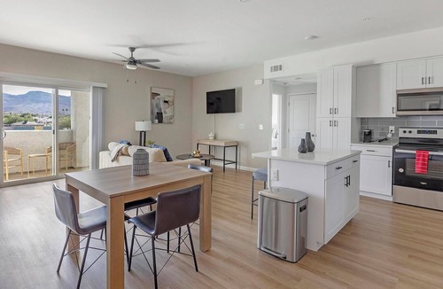Townsite Apartment | Landing | Modern 1BD, Pool, Rooftop Lounge