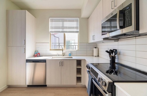Temecula Apartment | Landing | Modern 2BD, Game Room, Gym