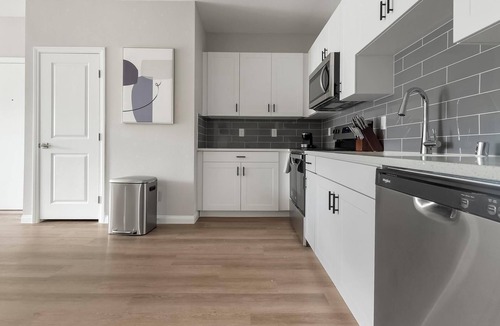 Townsite Apartment | Landing | Spectacular 2BD, Pool, Rooftop Lounge