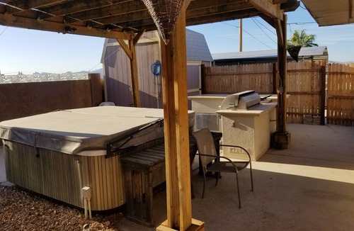 Lake Havasu City House | Large 3 bedroom house minutes from the lake.